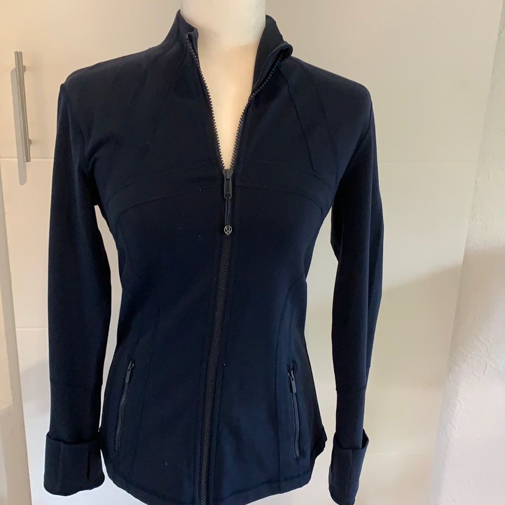 Lululemon Define jacket in navy. Worn 1x. Sz. 8.